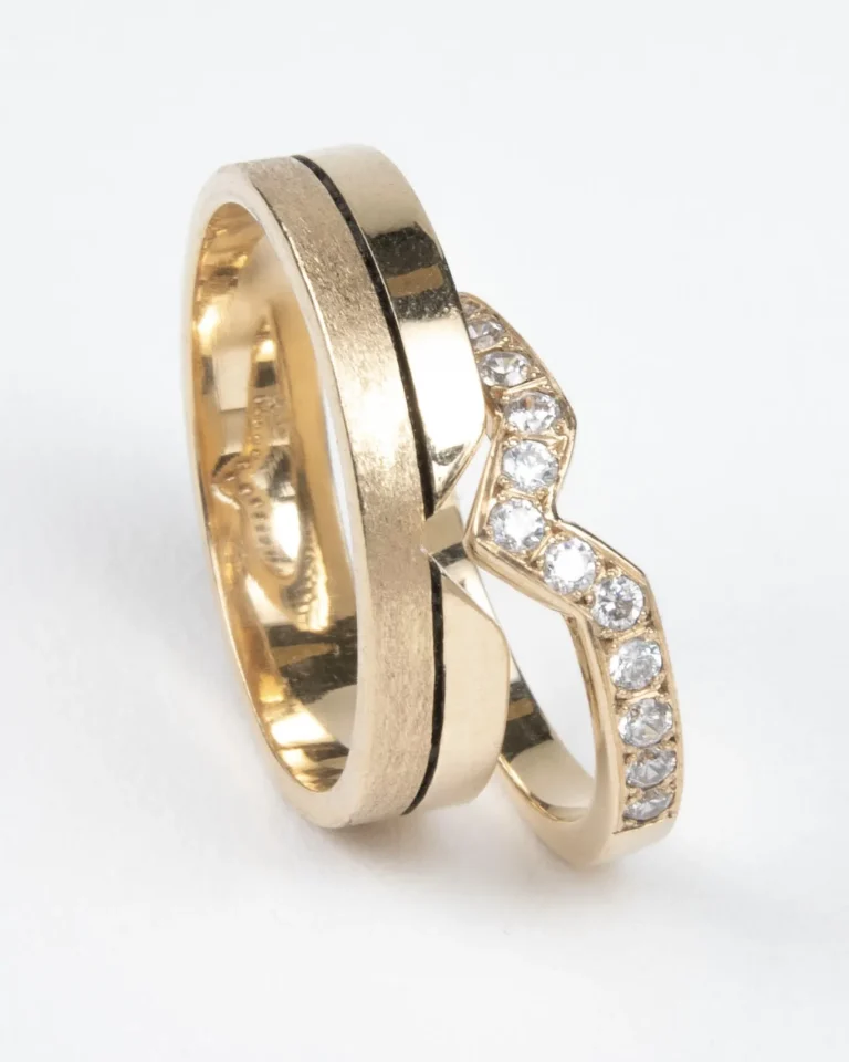 Argollas de matrimonio Maravilla en oro 18K encajadas formando una sola pieza