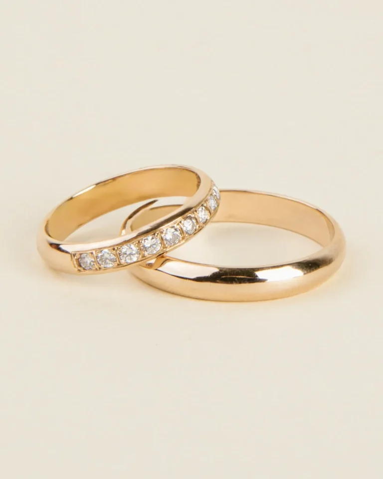 Argollas de matrimonio con piedras Esther en oro 18K, par completo