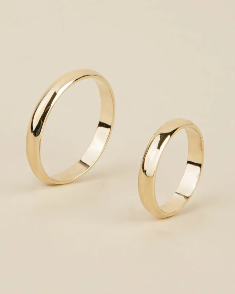 Argollas de matrimonio estilo inglés en oro amarillo 18K, par completo