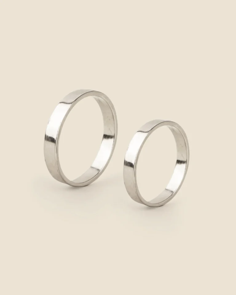 Argollas de matrimonio planas en oro blanco 18K, par de caras rectas