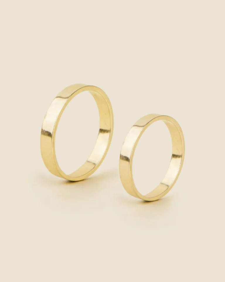 Argollas de matrimonio planas en oro amarillo 18K, par de caras rectas